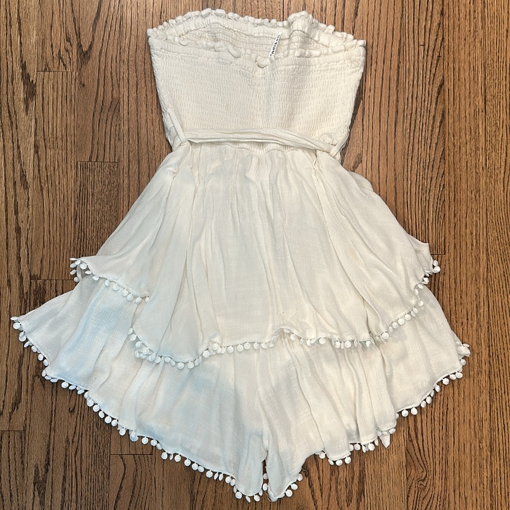 White strapless romper with tie waist - Picture 5 of 6